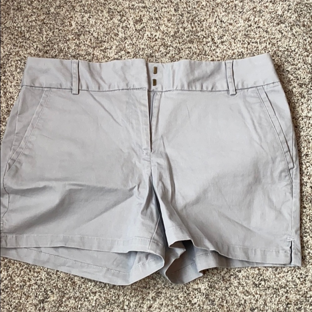 Loft Riviera short size 6 / 28 Gray